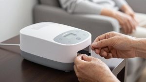 Automatic Pill Dispenser vs Pill Organizer App Which Is Better for Seniors