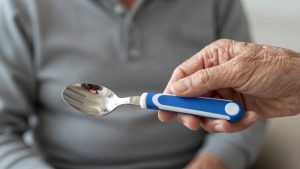 Best Adaptive Utensils for Seniors with Arthritis (Tremor-Friendly Options)
