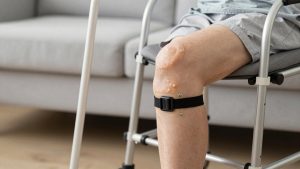Best Cane for Knee Replacement Recovery
