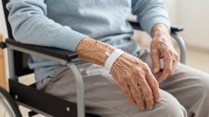 Best Daily Living Aids for Seniors With Parkinson’s Tremors