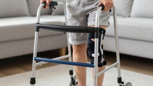 Best Rollator for Hip Replacement Recovery