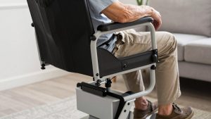 Lift Chair vs Recliner for Elderly