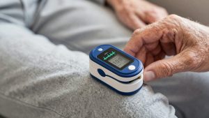 Pulse Oximeter vs Smartwatch Health Tracker Which Is Better for Seniors